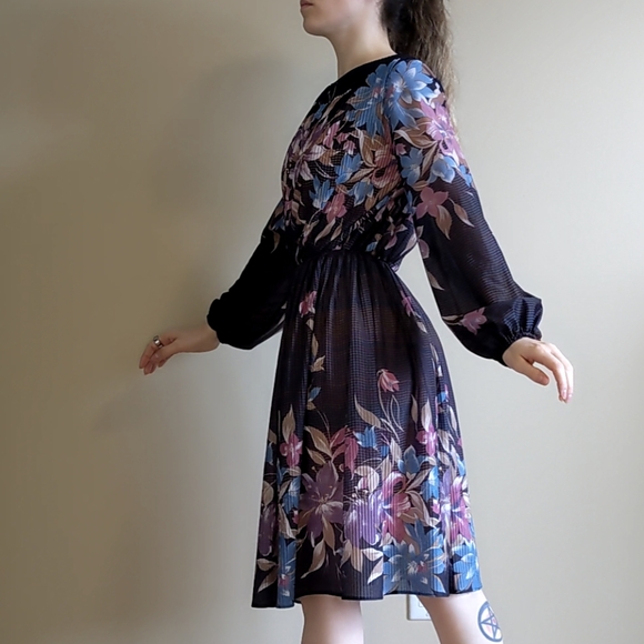 Vintage Blouson Floral Midi Dress - Picture 3 of 11